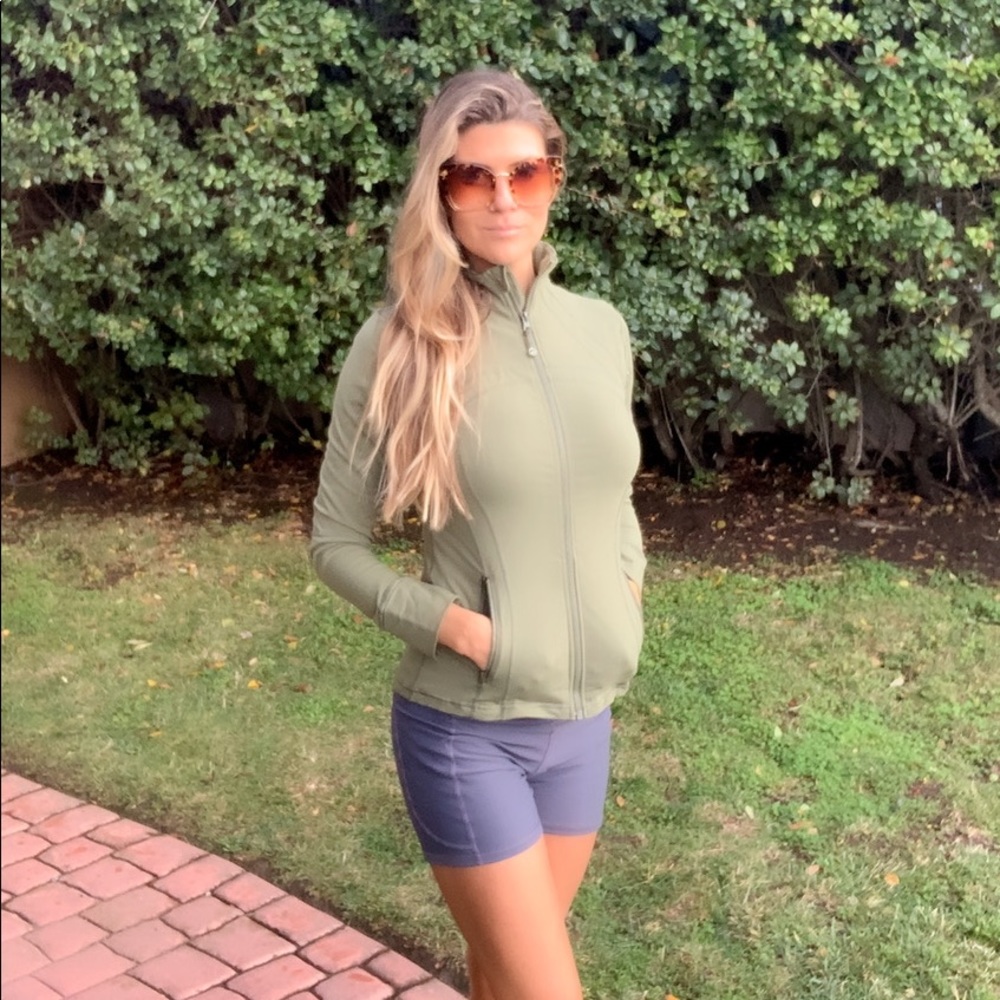 Workout/running top mossy green